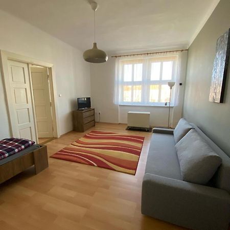 Apartman Na Namesti Sobeslav Bagian luar foto