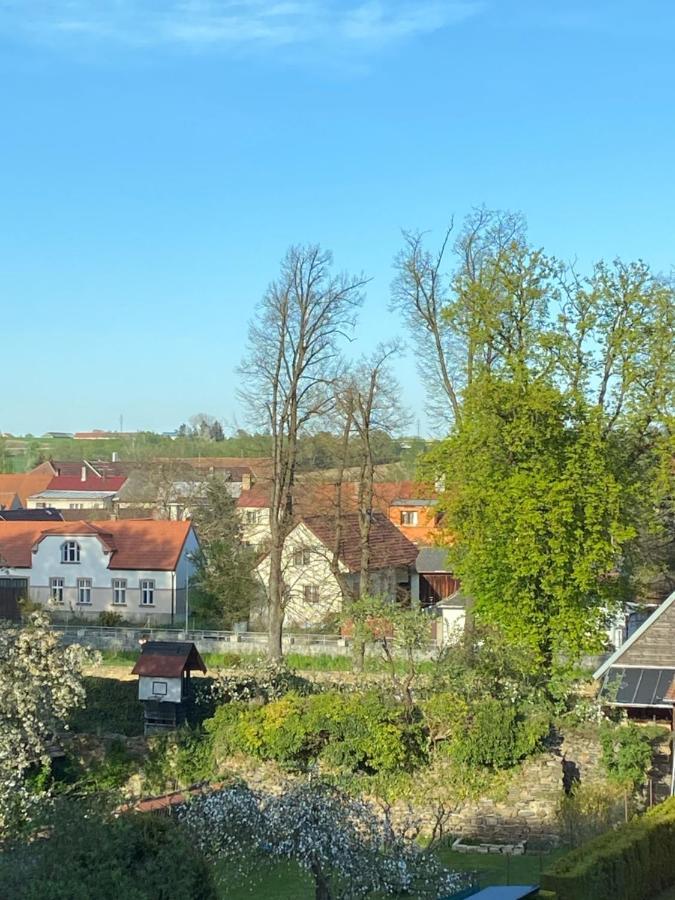 Apartman Na Namesti Sobeslav Bagian luar foto