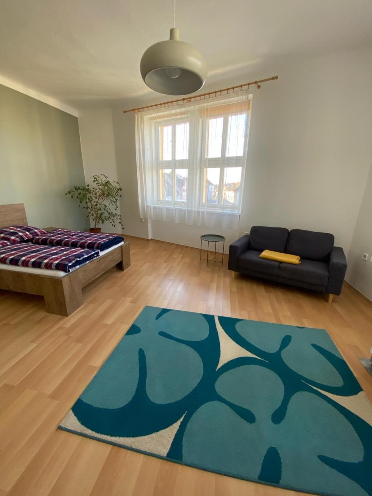 Apartman Na Namesti Sobeslav Bagian luar foto