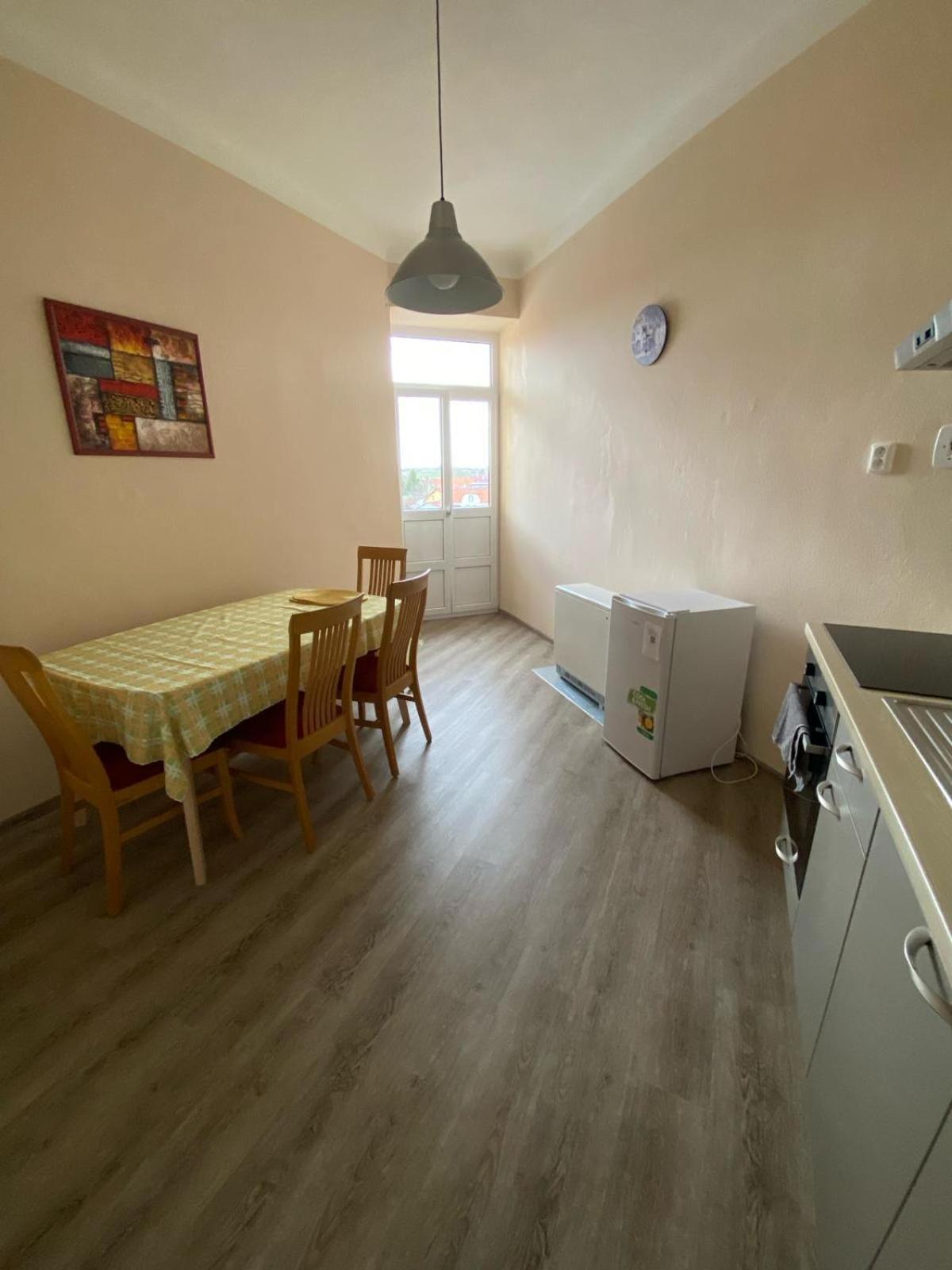 Apartman Na Namesti Sobeslav Bagian luar foto