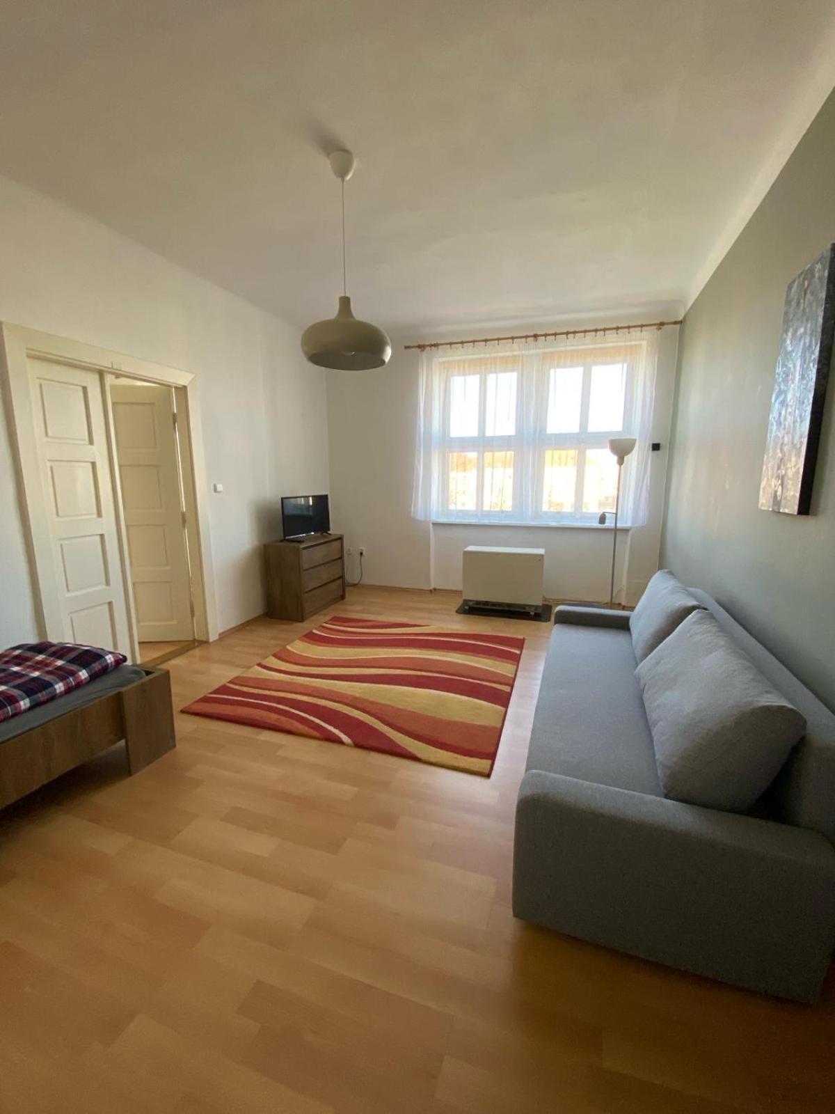 Apartman Na Namesti Sobeslav Bagian luar foto